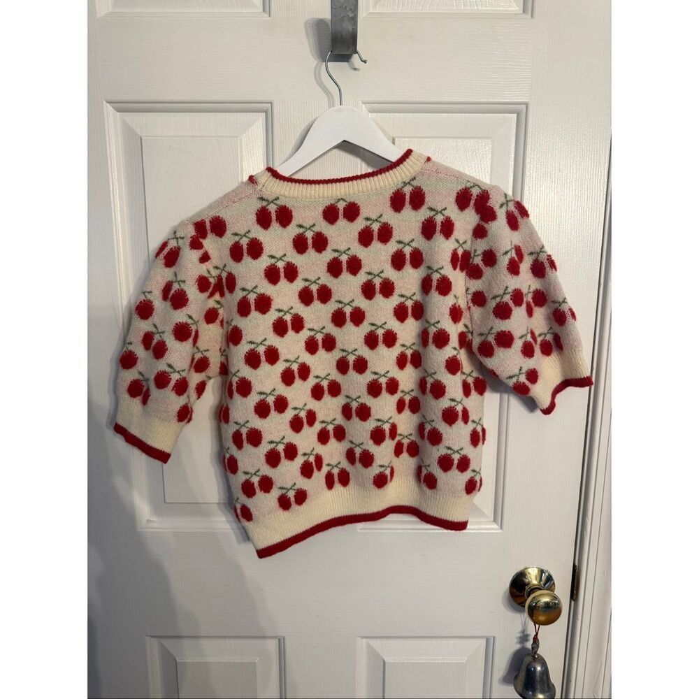 Cream Cropped Cherries Knit Short Sleeve Sweater sz M EUC - Picture 4 of 5